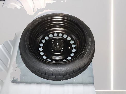 Used 2023 Nissan Versa SR w/ Trunk Package image 40