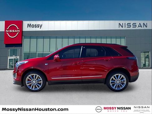 Used 2022 Cadillac XT5 Sportv w/ Technology Package image 4