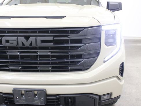Used 2023 GMC Sierra 1500 Elevation image 8