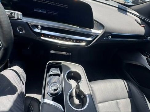 Used 2025 Cadillac Lyriq Luxury w/ LPO, Floor Liner Package AWD/4WD image 9