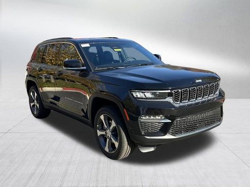 New 2025 Jeep Grand Cherokee Limited w/ Luxury Tech Group II image 6