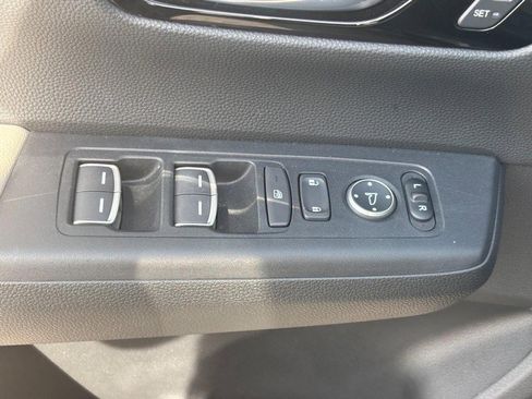 Used 2025 Honda CR-V EX-L image 17