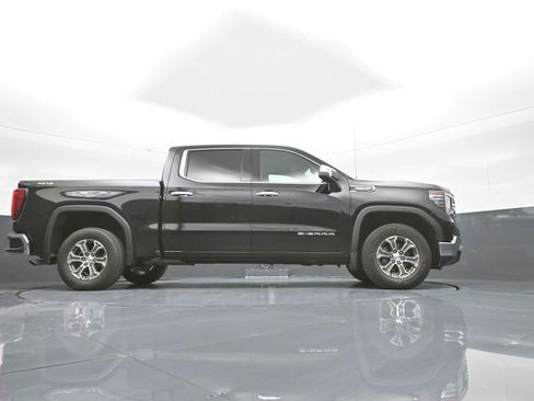 Used 2025 GMC Sierra 1500 SLT AWD/4WD image 38