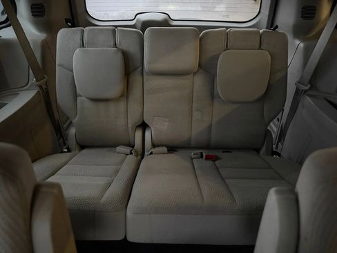 Used 2019 Dodge Grand Caravan SE w/ UConnect Hands-Free Group FWD image 15