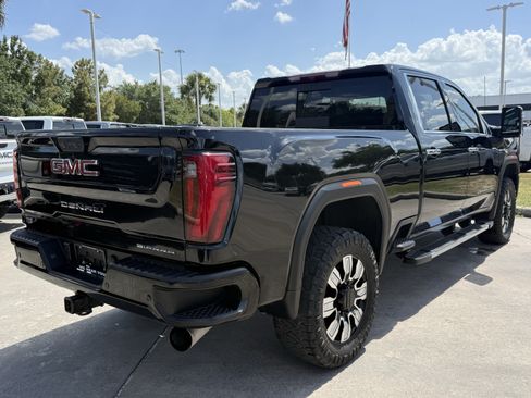 Used 2024 GMC Sierra 2500 Denali AWD/4WD image 5