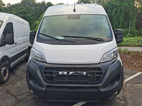 Used 2024 RAM ProMaster 2500 w/ Convenience Group FWD image 2
