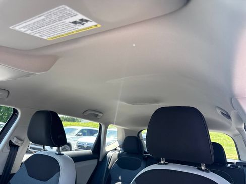 Certified 2025 Volkswagen Taos S AWD/4WD image 21