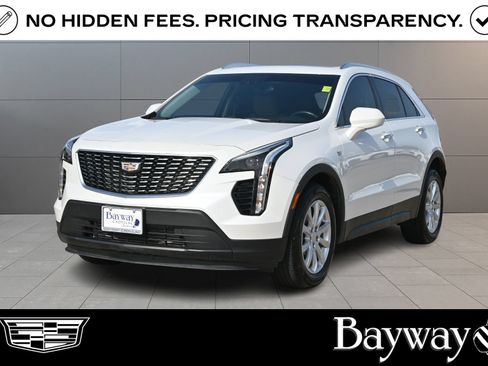Used 2023 Cadillac XT4 Luxury w/ Cold Weather Package FWD image 1