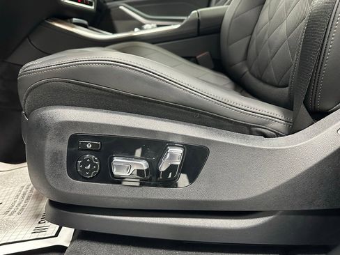 Used 2026 BMW X5 xDrive50e image 12