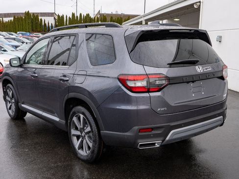 New 2025 Honda Pilot Elite image 8