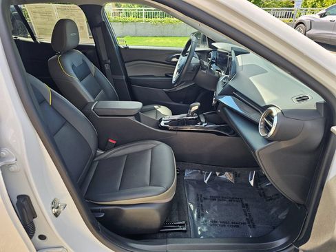 Used 2025 Chevrolet Trax ACTIV w/ Driver Confidence Package FWD image 11