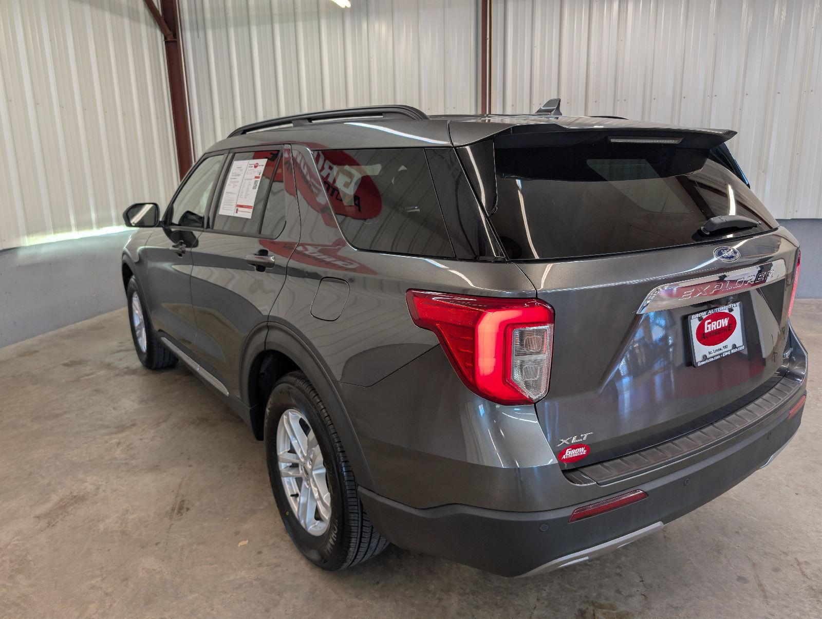 Used 2020 Ford Explorer XLT w/ Equipment Group 202A AWD/4WD image 10