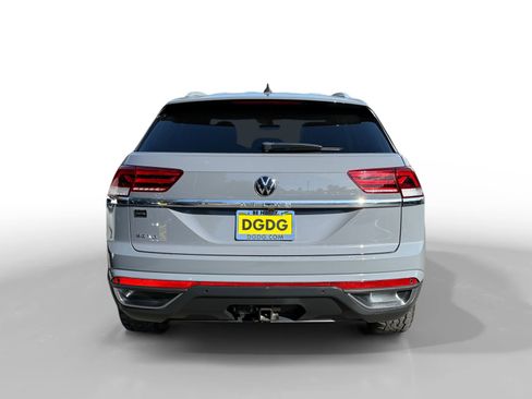 Used 2022 Volkswagen Atlas Cross Sport SE image 4