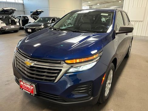 Used 2022 Chevrolet Equinox LS w/ LS Convenience Package AWD/4WD image 7