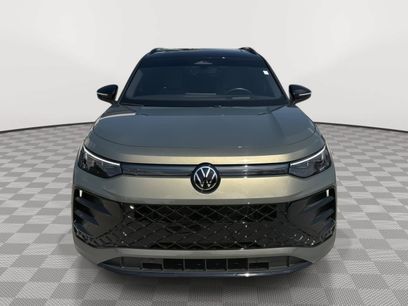 Certified 2025 Volkswagen Tiguan SE R-Line