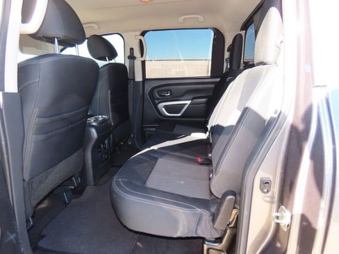 Used 2017 Nissan Titan SV image 20