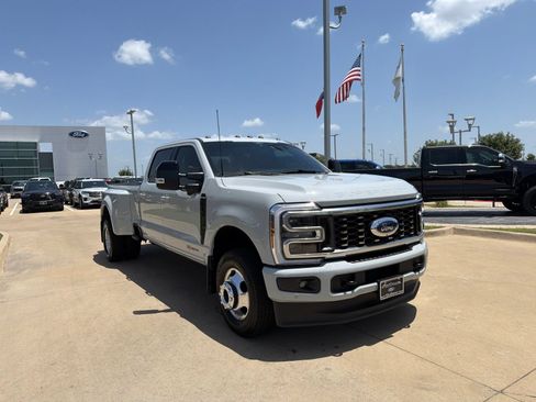 Used 2026 Ford F350 Platinum AWD/4WD image 8