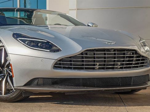Used 2020 Aston Martin DB11 Volante image 13