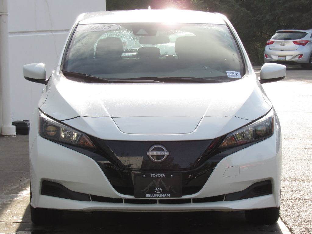 Used 2025 Nissan Leaf S FWD image 3