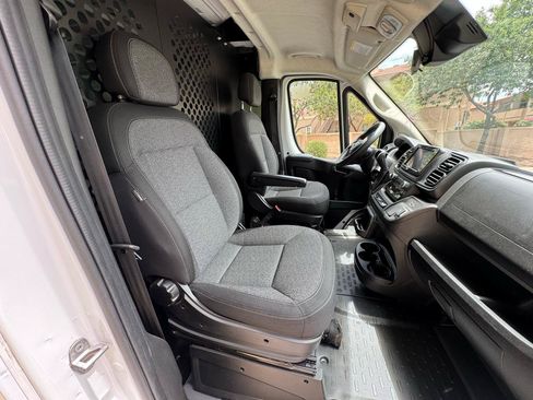 Used 2025 RAM ProMaster 2500 w/ U-Haul Equipment Group FWD image 20