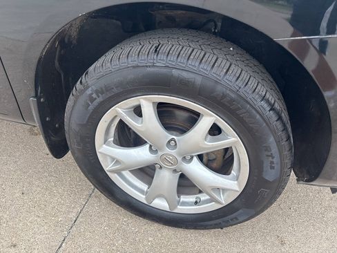 Used 2011 Nissan Rogue SV AWD/4WD image 9