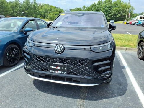 Used 2026 Volkswagen Tiguan SEL R-Line AWD/4WD image 5