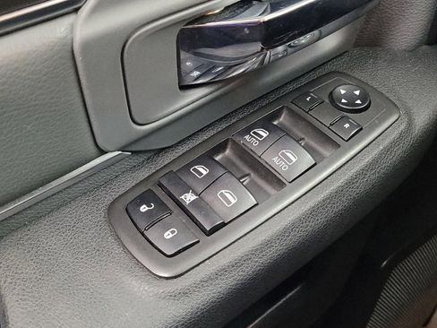 Used 2021 RAM 1500 Classic SLT RWD image 27