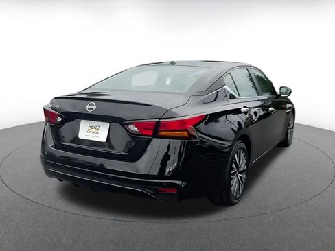Used 2025 Nissan Altima 2.5 SV image 14