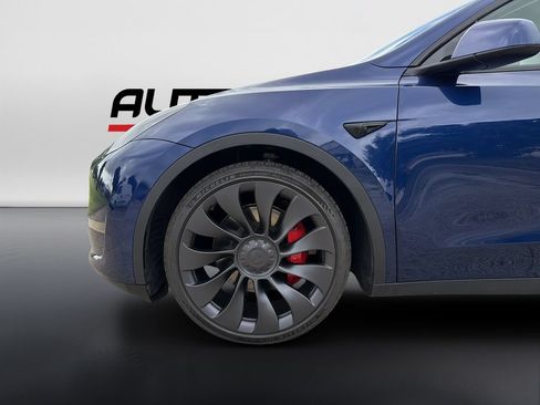 Used 2022 Tesla Model Y Performance AWD/4WD image 9