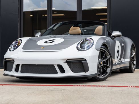 Used 2019 Porsche 911 Speedster RWD image 1