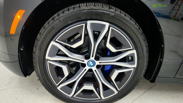 Used 2024 BMW iX xDrive50 w/ Sport Package AWD/4WD image 82