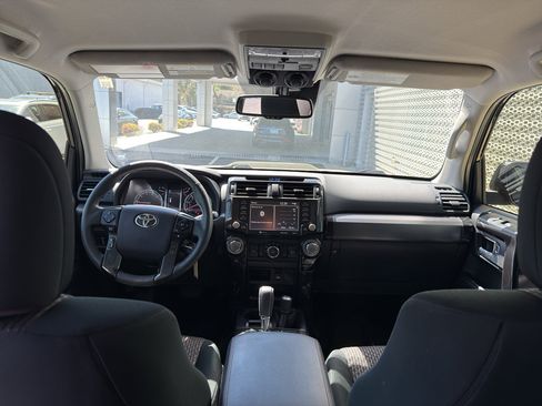 Used 2020 Toyota 4Runner TRD Off-Road image 32