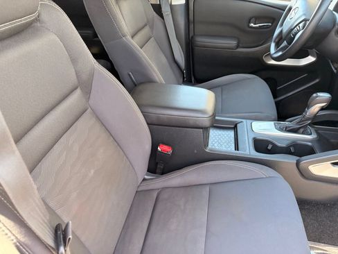 Certified 2024 Nissan Frontier SV RWD image 9