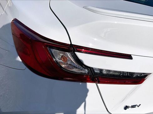 Used 2025 Toyota Camry SE w/ Convenience Package FWD image 23