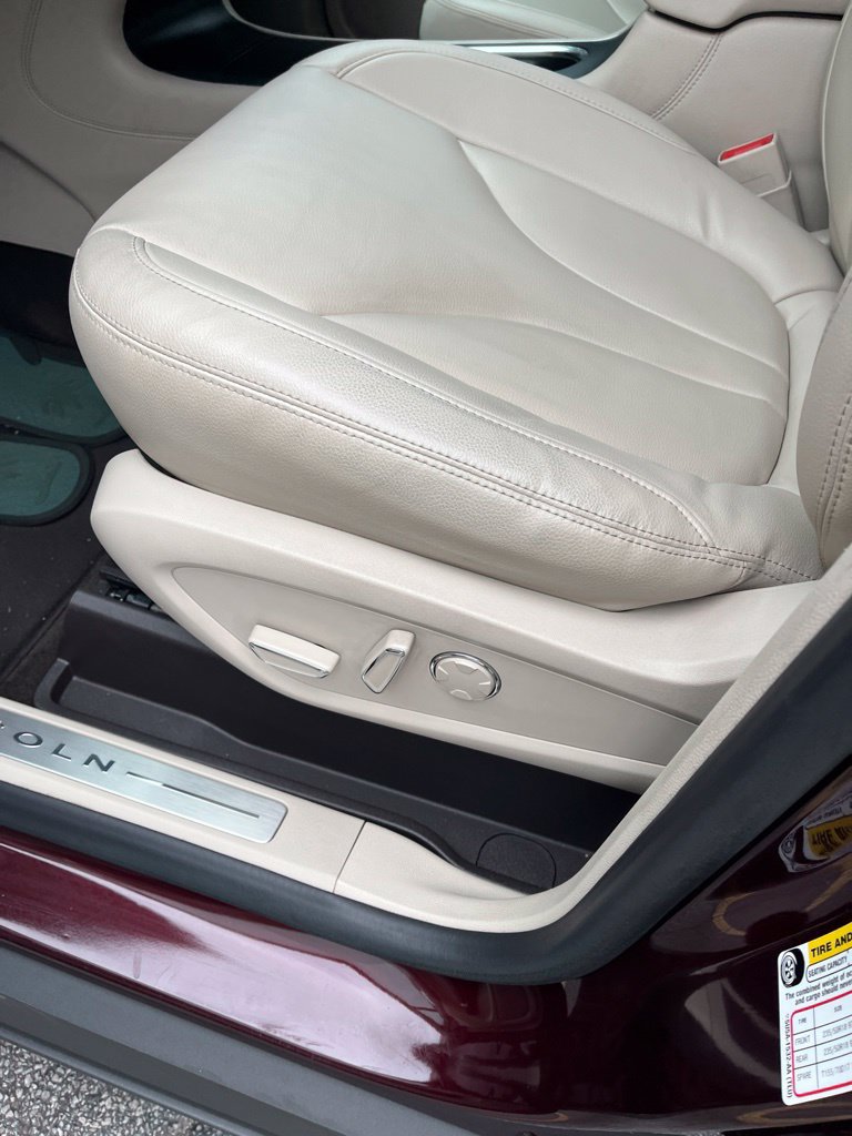 Used 2019 Lincoln MKC Premiere FWD image 3