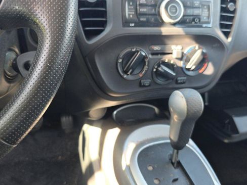 Used 2014 Nissan Juke S FWD image 11