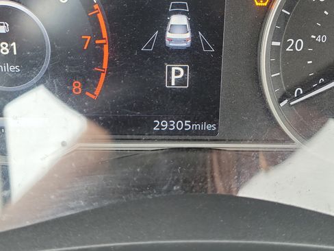 Used 2025 Nissan Versa SV FWD image 24