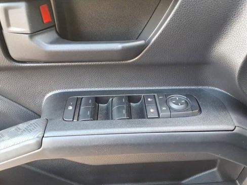 Certified 2025 Toyota 4Runner SR5 AWD/4WD image 18