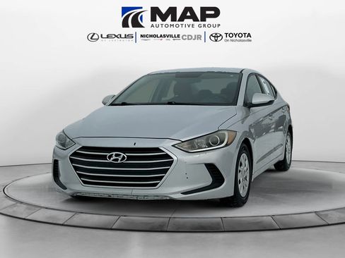 Used 2018 Hyundai Elantra SE w/ Cargo Package image 1