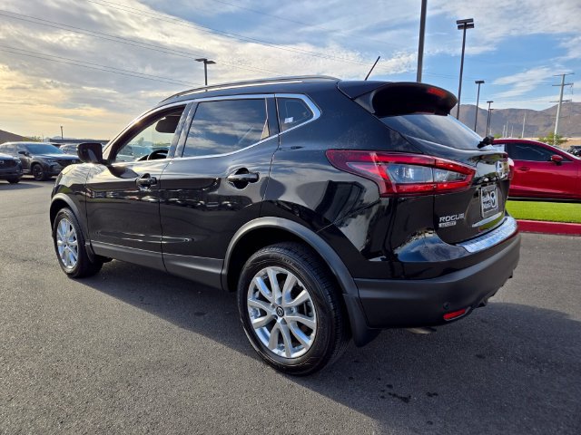 Used 2021 Nissan Rogue Sport SV FWD image 4