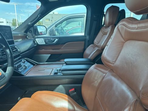 Used 2019 Lincoln Navigator L Reserve AWD/4WD image 30