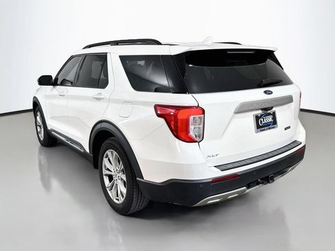 Used 2024 Ford Explorer XLT w/ Equipment Group 202A RWD image 5