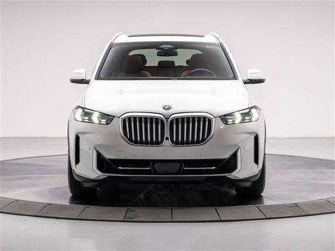 Used 2024 BMW X5 xDrive50e w/ Executive Package AWD/4WD image 8