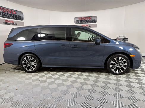 Used 2025 Honda Odyssey Elite image 4