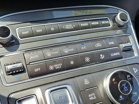Used 2023 Hyundai Santa Fe Limited w/ Cargo Package AWD/4WD image 16