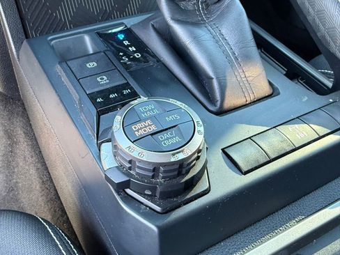 Certified 2024 Toyota Tacoma TRD Off-Road AWD/4WD image 24