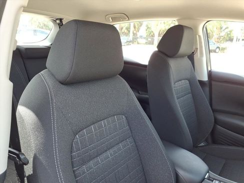 Used 2024 Honda HR-V LX image 8