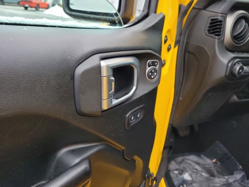 Used 2019 Jeep Wrangler Unlimited Sport S image 18