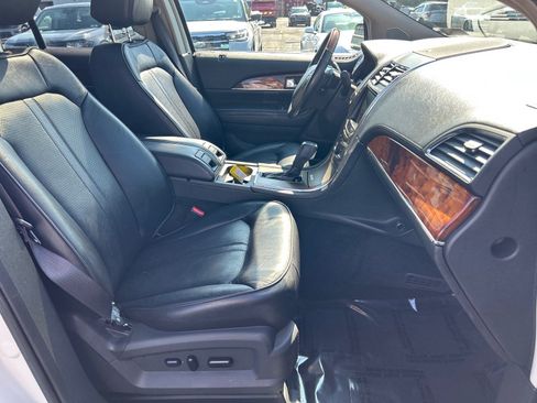 Used 2013 Lincoln MKX AWD image 20