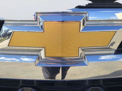 Used 2023 Chevrolet Silverado 1500 LT RWD image 9